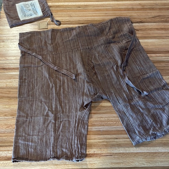 Adorable Fisherman’s loose fitting shorts. 100% hand loom cotton - Picture 6 of 7